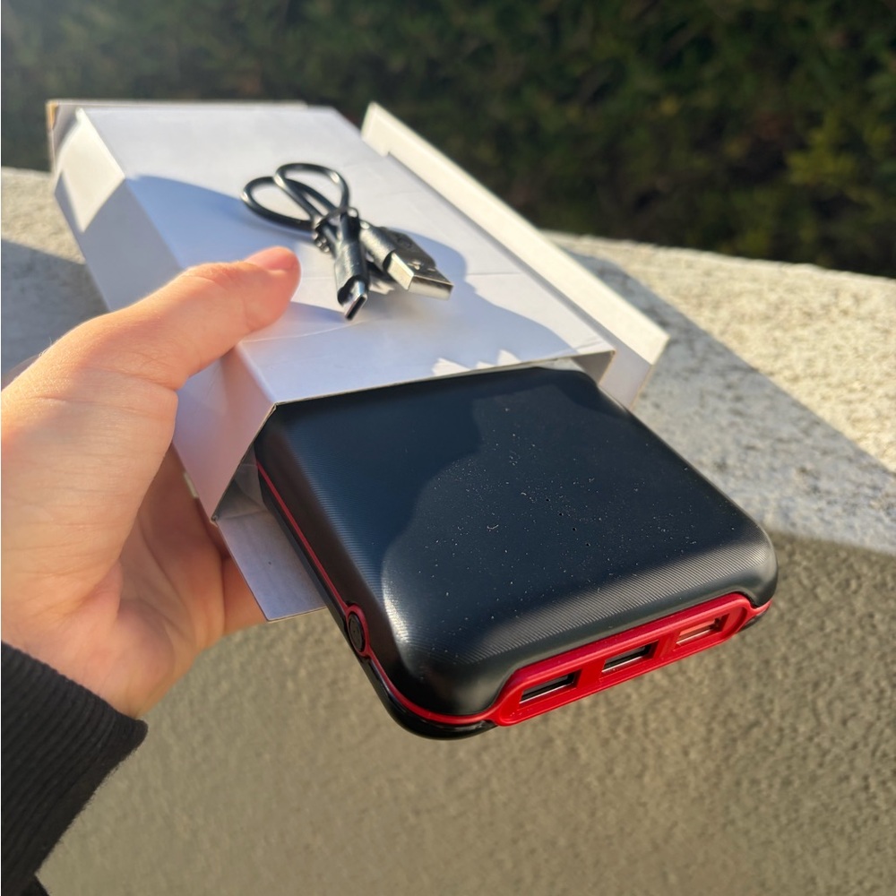 High-Capacity RETMSR Power Bank - Picture 3 of 4